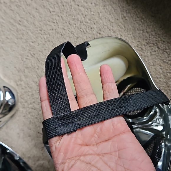 Halloween Mirrored and Black Mesh Mask OS - Picture 6 of 8